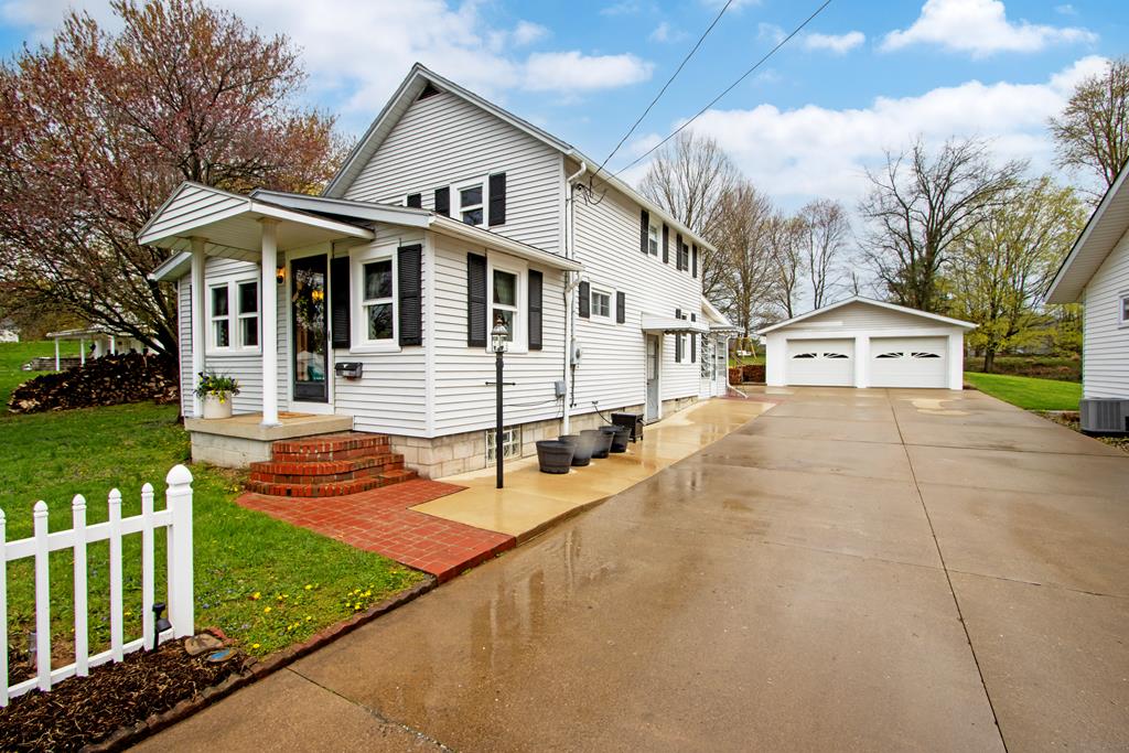 533 N. Park Pl. Property Photo 1