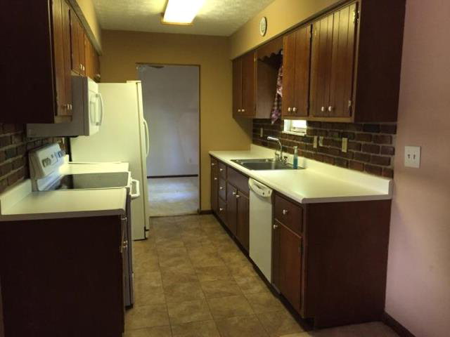 25174 Lawnfield Drive Property Photo 4