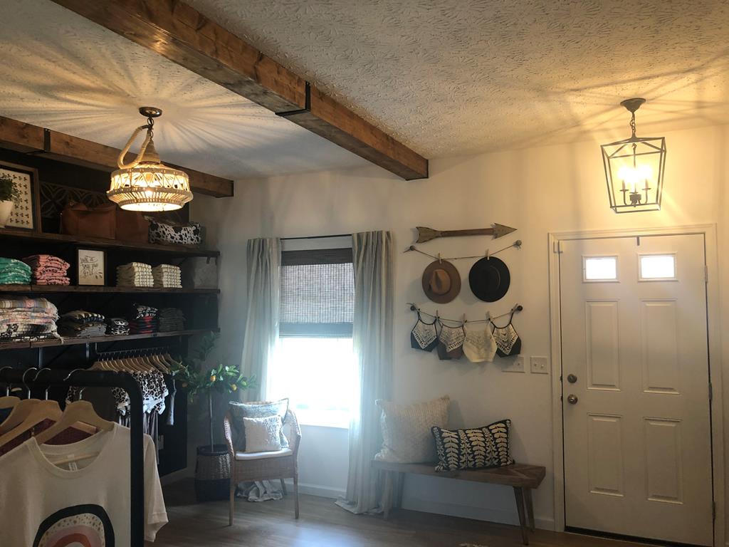 51 Henderson Road Property Photo 11