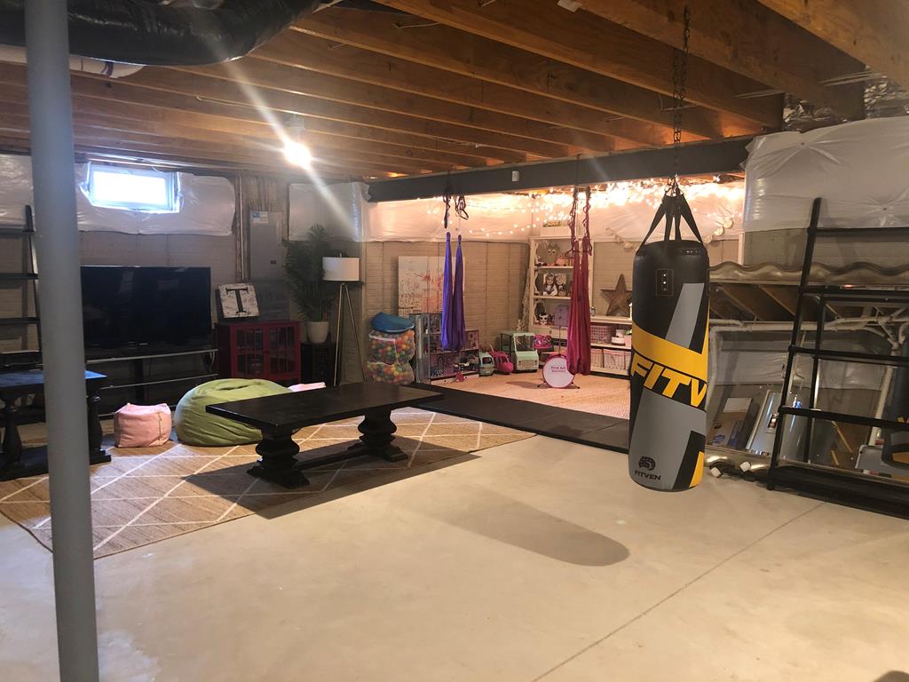 51 Henderson Road Property Photo 26