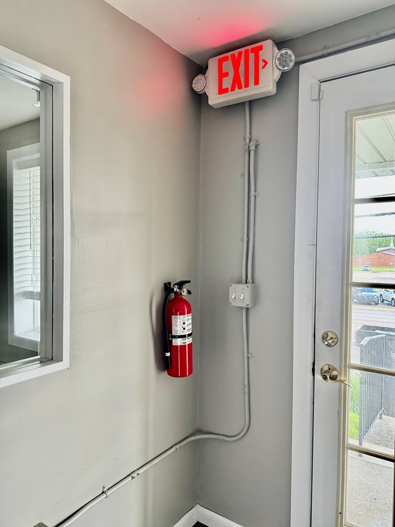 410 W Emmit Ave. Property Photo 1