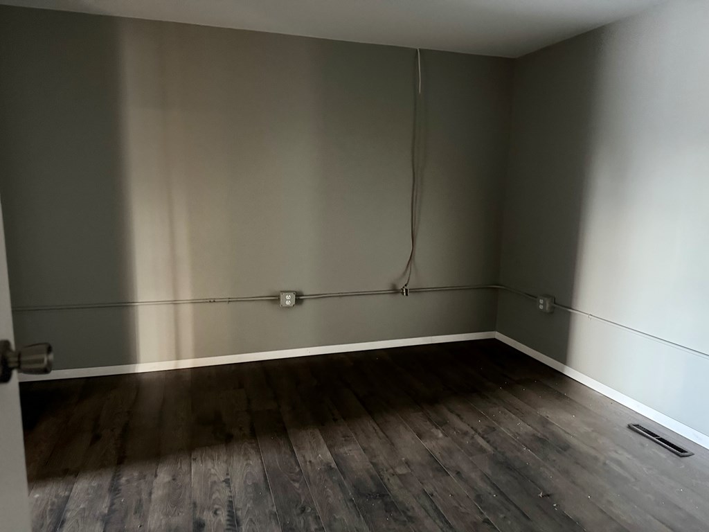 410 W Emmit Ave. Property Photo 8