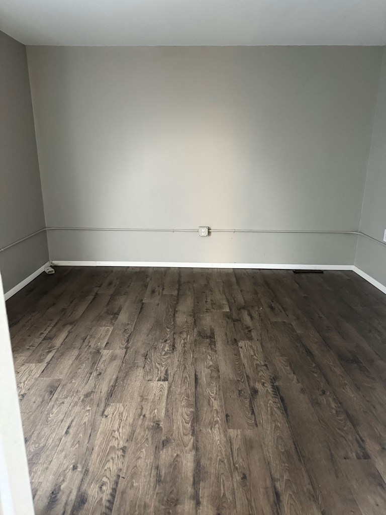 410 W Emmit Ave. Property Photo 9