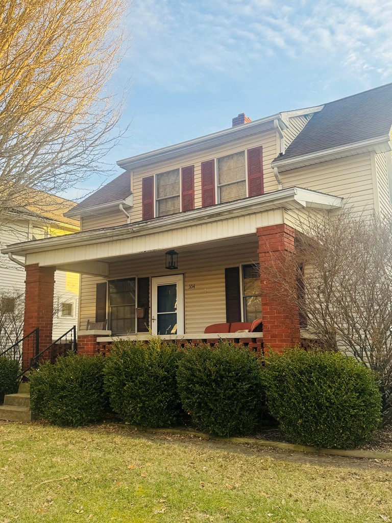 554 Laurel Street Property Photo 2