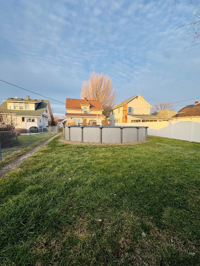 554 Laurel Street Property Photo 9