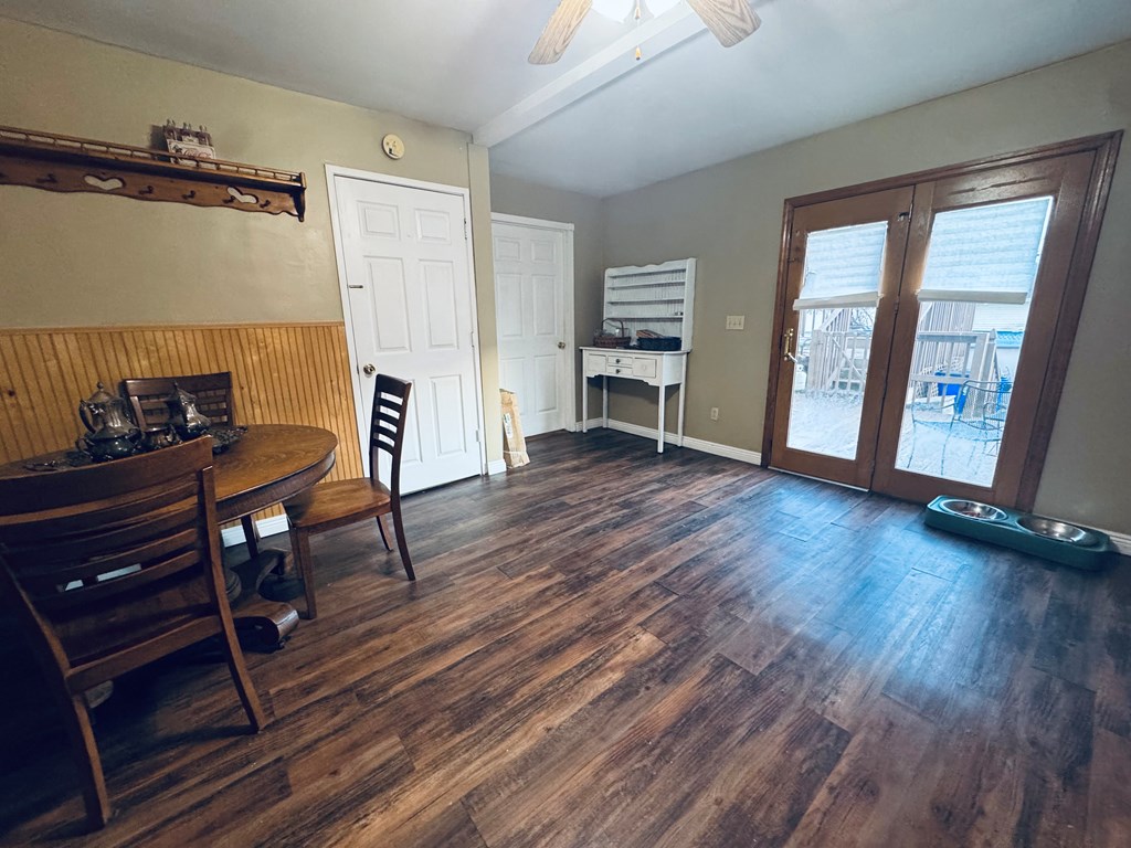 554 Laurel Street Property Photo 25
