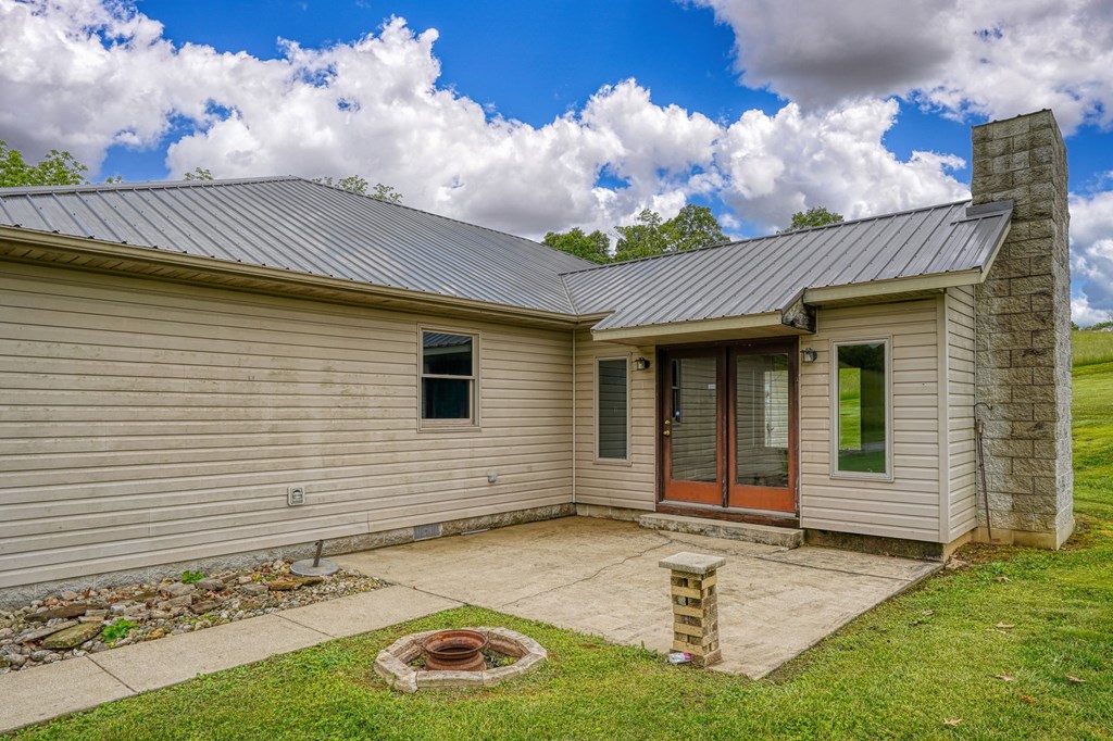 10057 St. Rt. 776 Property Photo 10