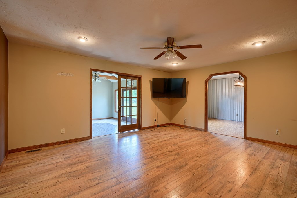 10057 St. Rt. 776 Property Photo 16