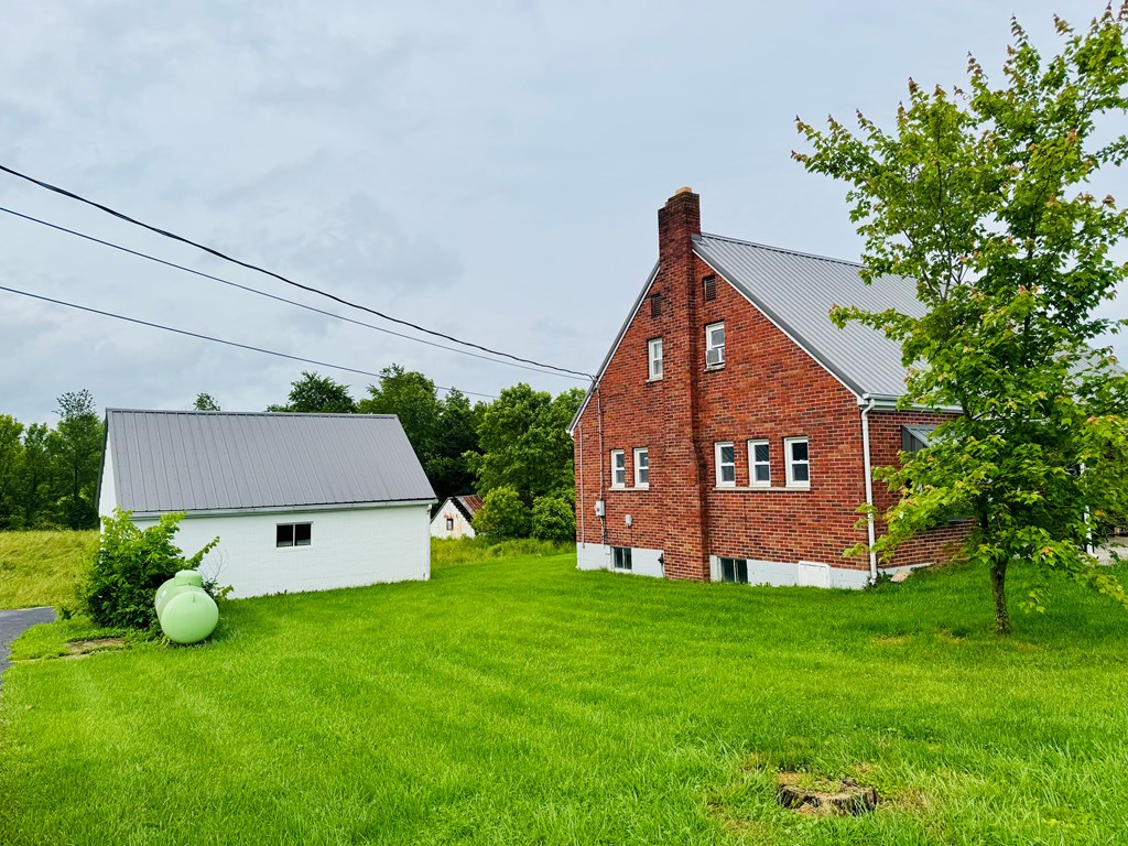 288 Graces Run Road Property Photo 17