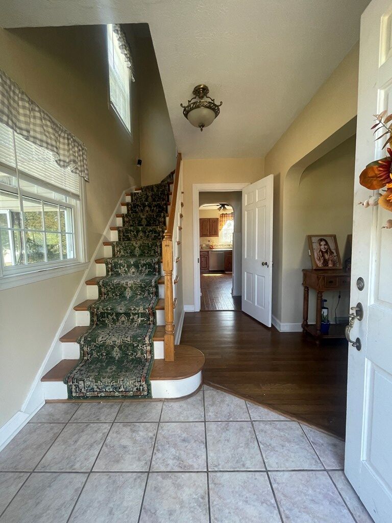 350 W 5th St Property Photo 6