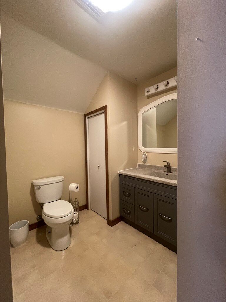 350 W 5th St Property Photo 20
