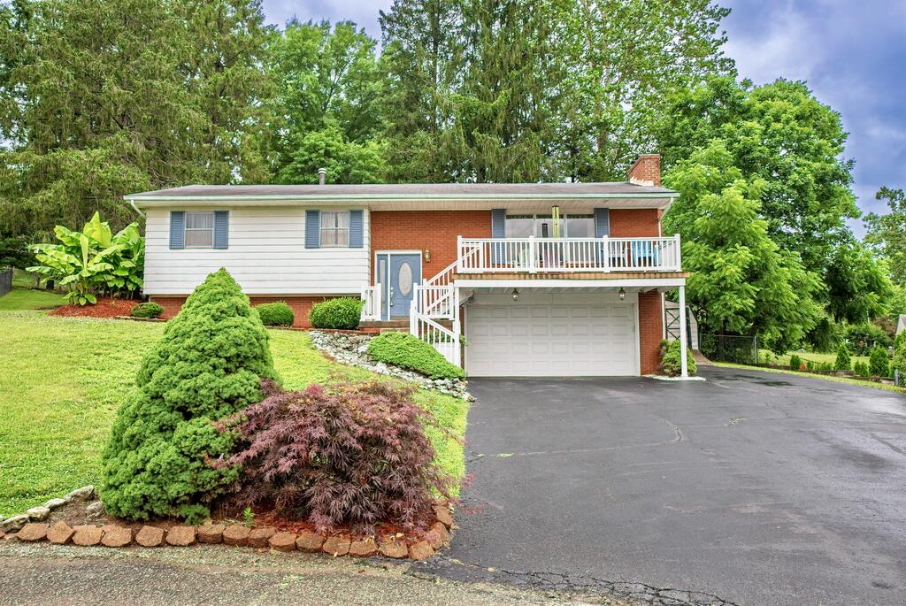 1295 Randall Court Property Photo 1