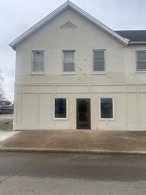 304 E Main Street Property Photo 1