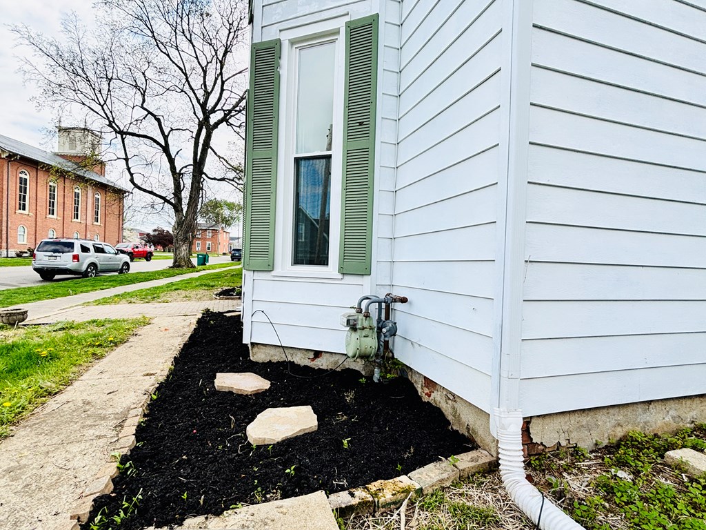 31 Pickaway Property Photo 6