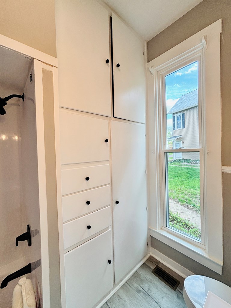 31 Pickaway Property Photo 19