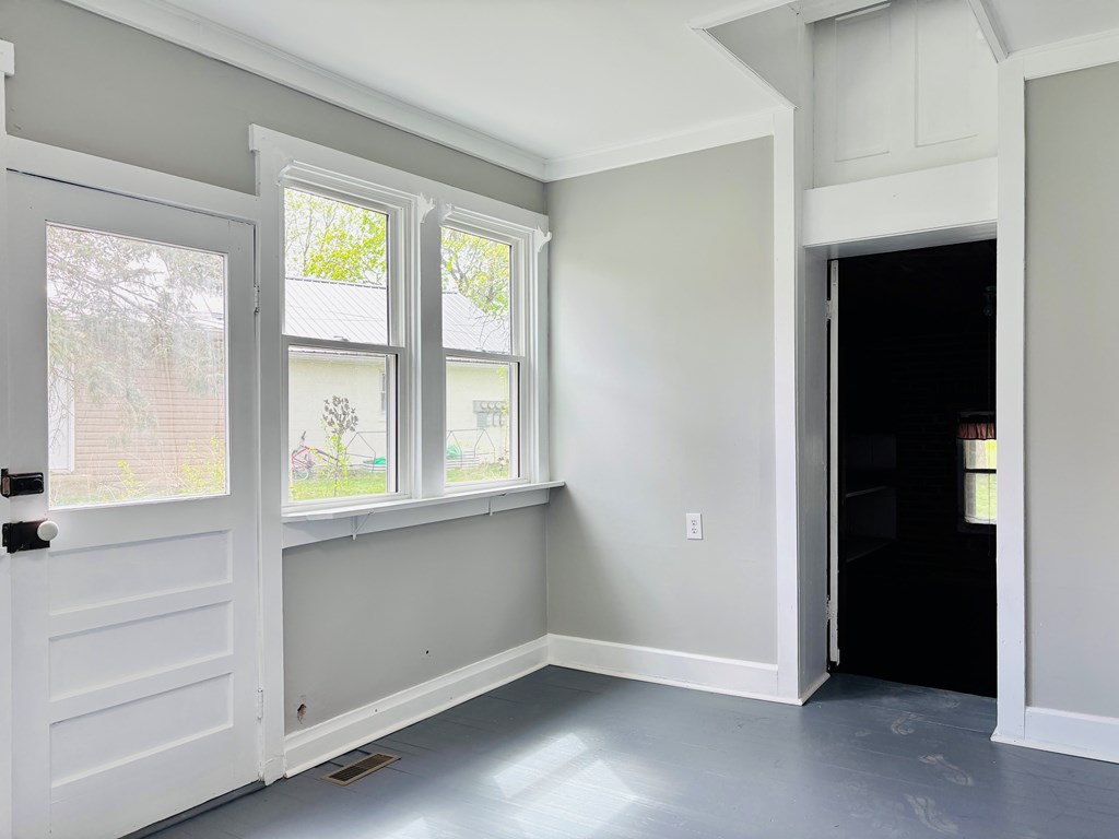 31 Pickaway Property Photo 33