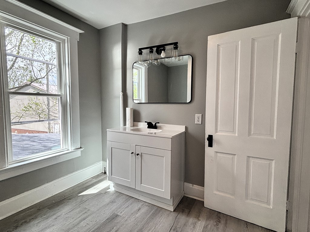 31 Pickaway Property Photo 40