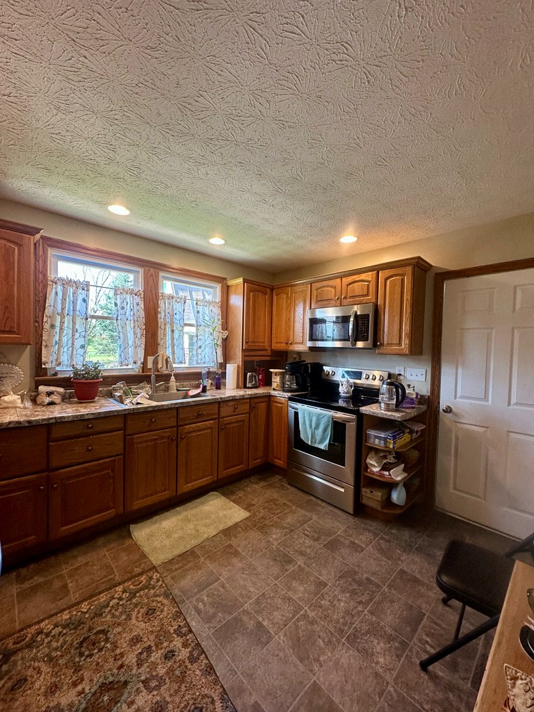 38 Porter Ave. Property Photo 12