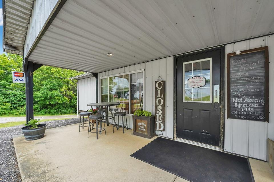 11850 Walnut Street Property Photo 3