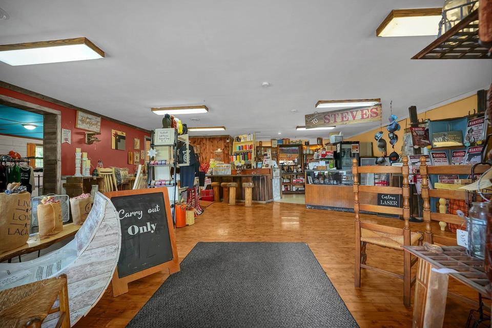 11850 Walnut Street Property Photo 6