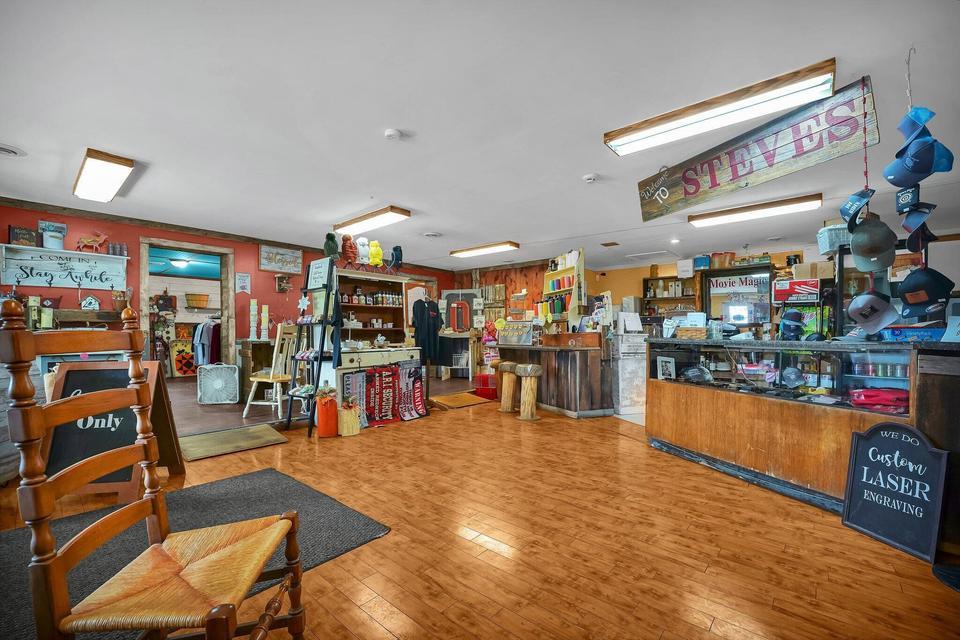 11850 Walnut Street Property Photo 8