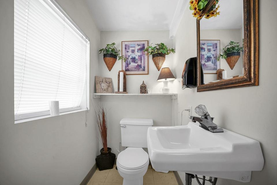 11850 Walnut Street Property Photo 15