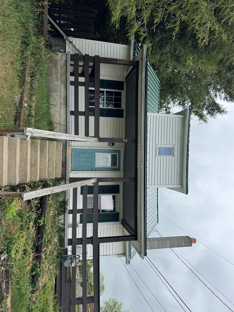 2 Vine Street Property Photo 2