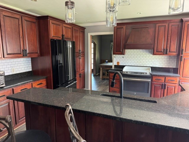 110 S Pearl Property Photo 47
