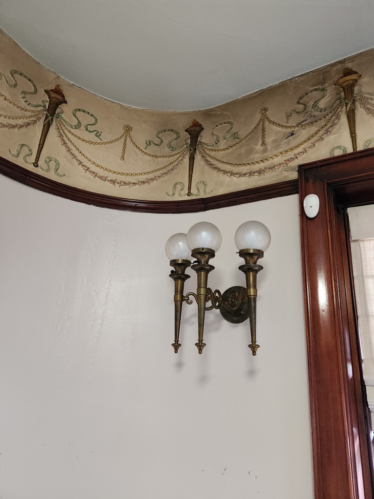 16 E Broadway St. Property Photo 9