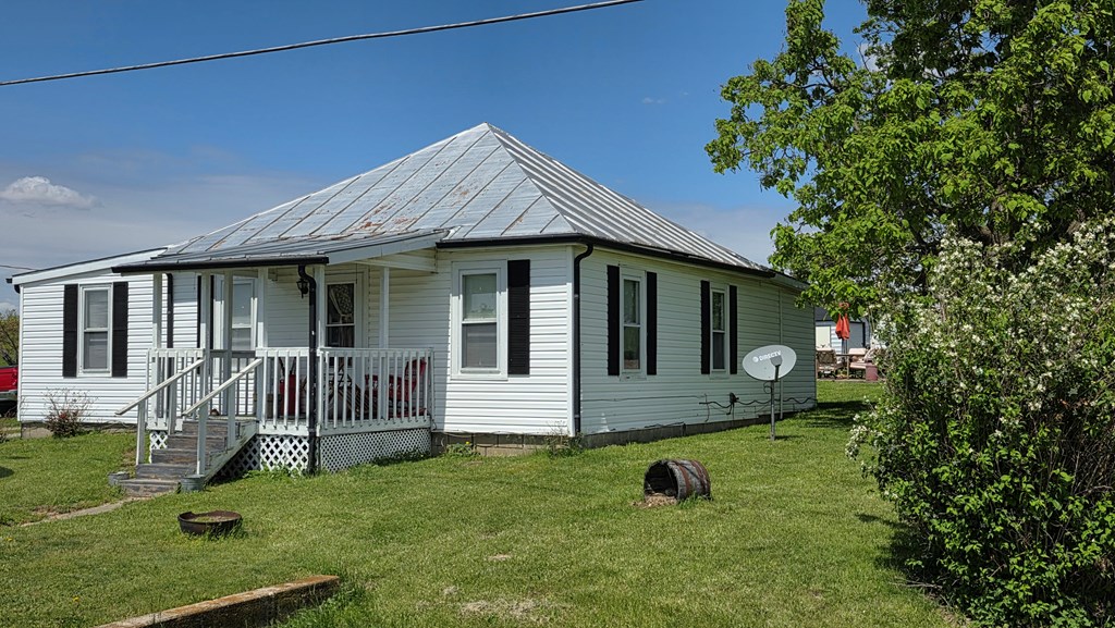 811 Biers Run Road Property Photo 9