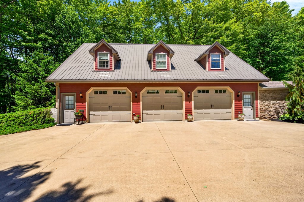 2198 Adelphia State Rd. Property Photo 37