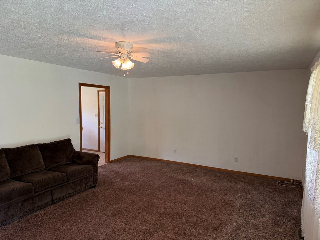 25 Lakeview Drive Property Photo 6