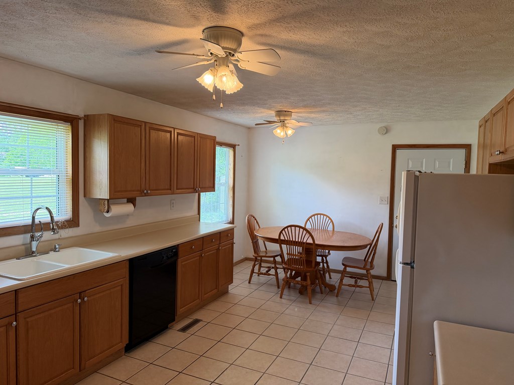 25 Lakeview Drive Property Photo 14