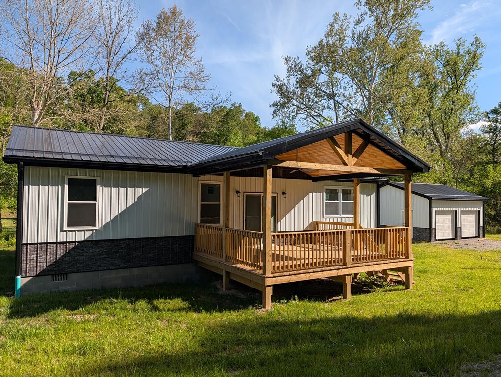 2765 Bobo Road Property Photo 1