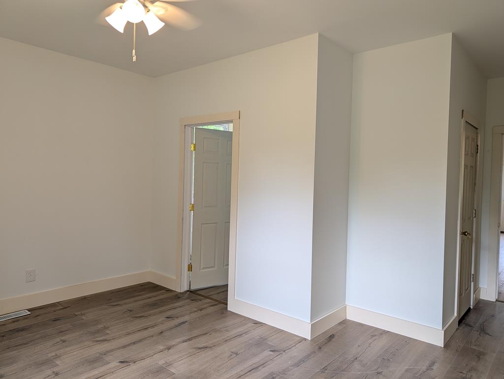 2765 Bobo Road Property Photo 10