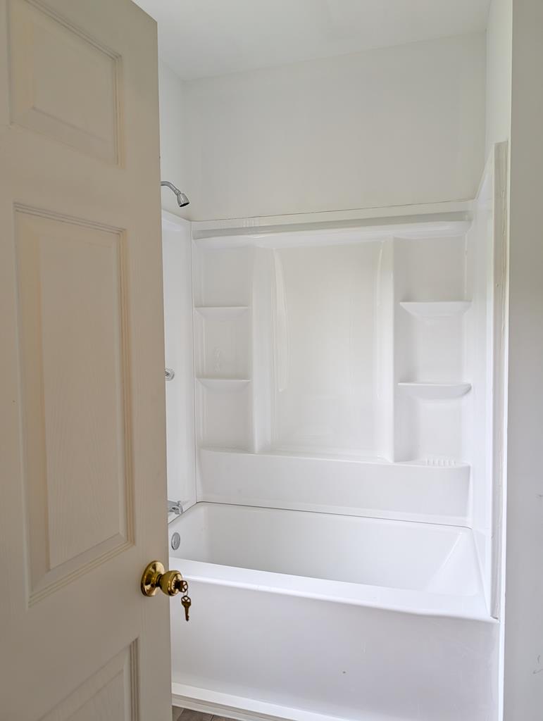 2765 Bobo Road Property Photo 11