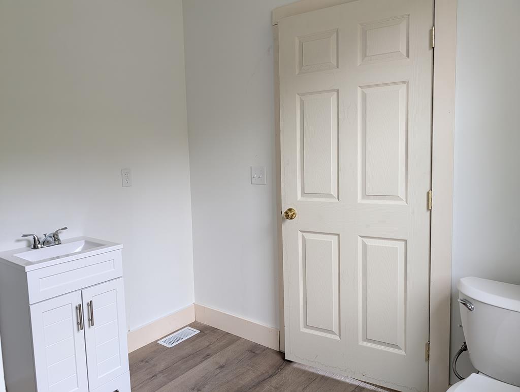 2765 Bobo Road Property Photo 12