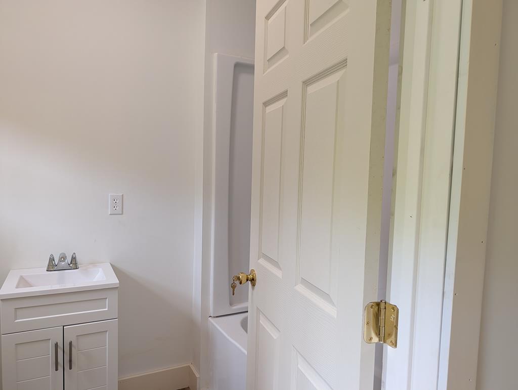 2765 Bobo Road Property Photo 15