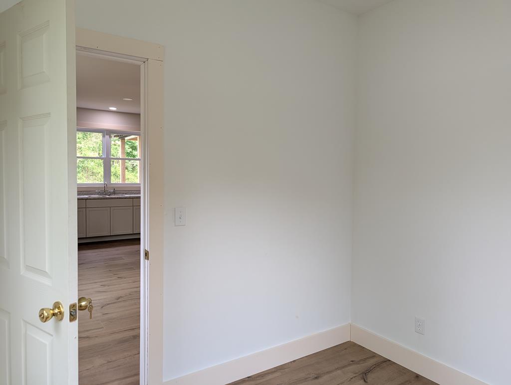 2765 Bobo Road Property Photo 19