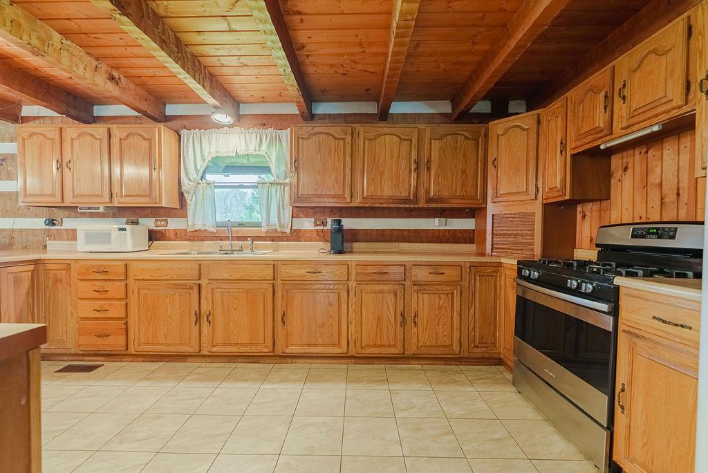 325 Ackley Road Property Photo 28
