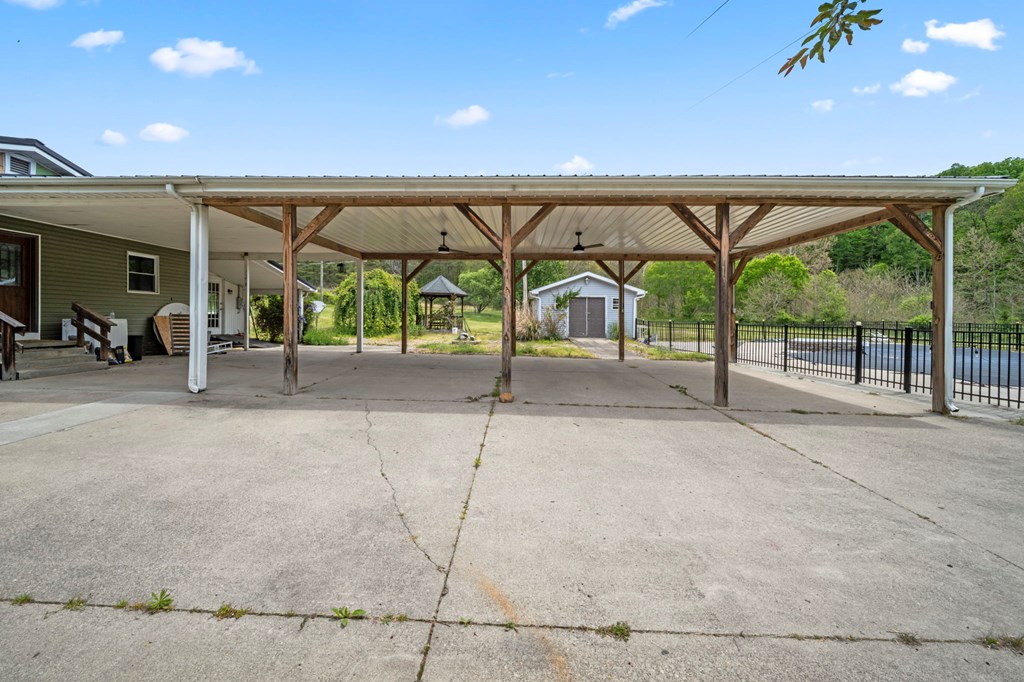 2840 Henley Comstock Property Photo 7