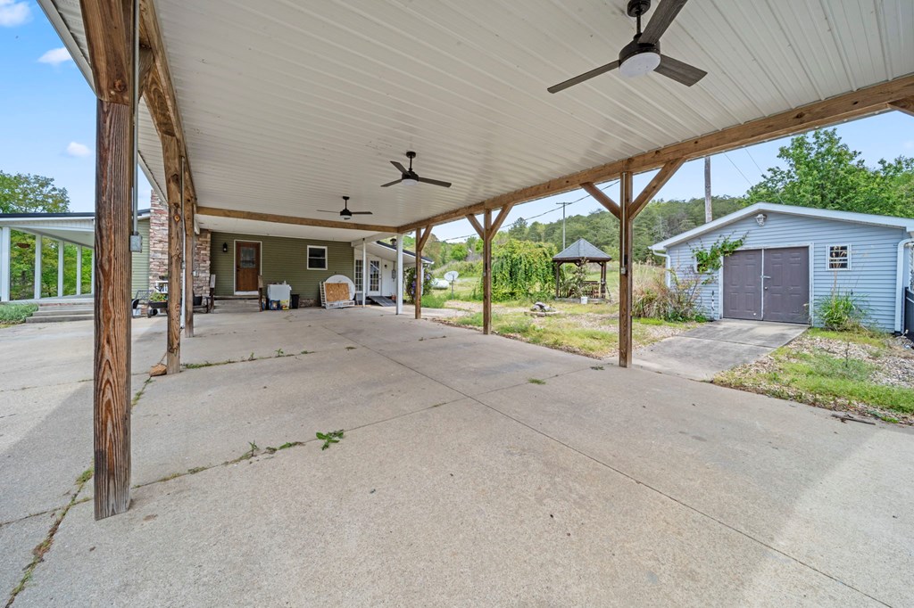 2840 Henley Comstock Property Photo 8