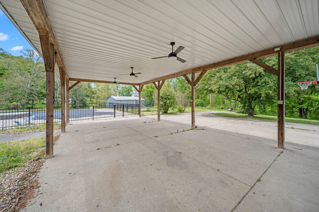 2840 Henley Comstock Property Photo 9