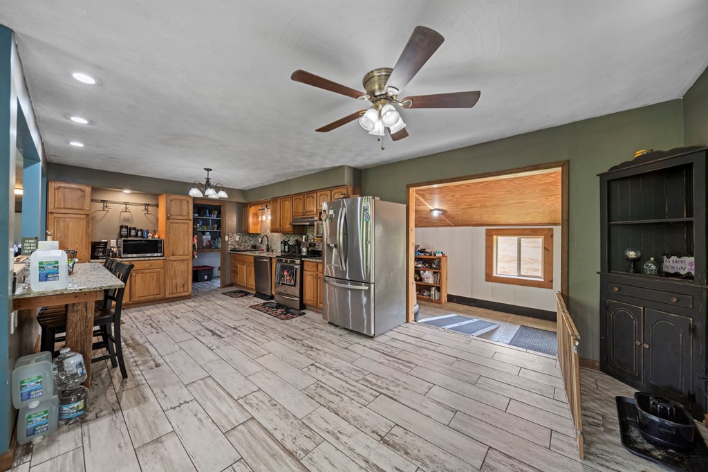 2840 Henley Comstock Property Photo 23