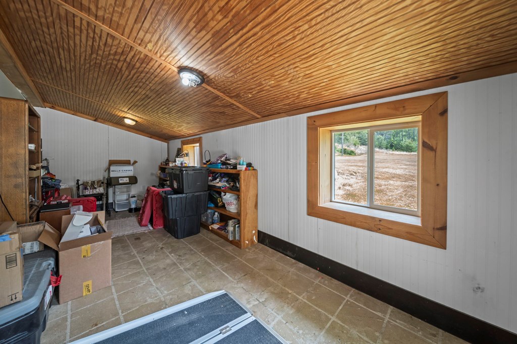 2840 Henley Comstock Property Photo 38