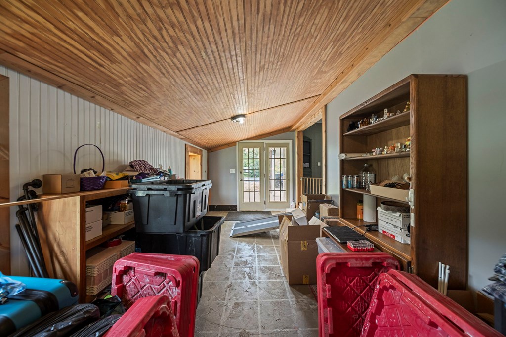 2840 Henley Comstock Property Photo 41