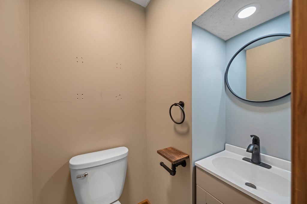 2840 Henley Comstock Property Photo 42