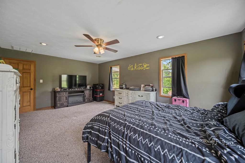 2840 Henley Comstock Property Photo 55