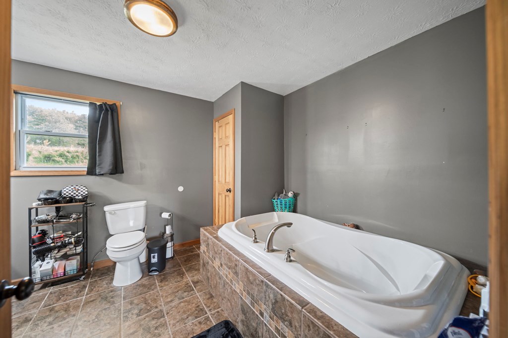 2840 Henley Comstock Property Photo 58