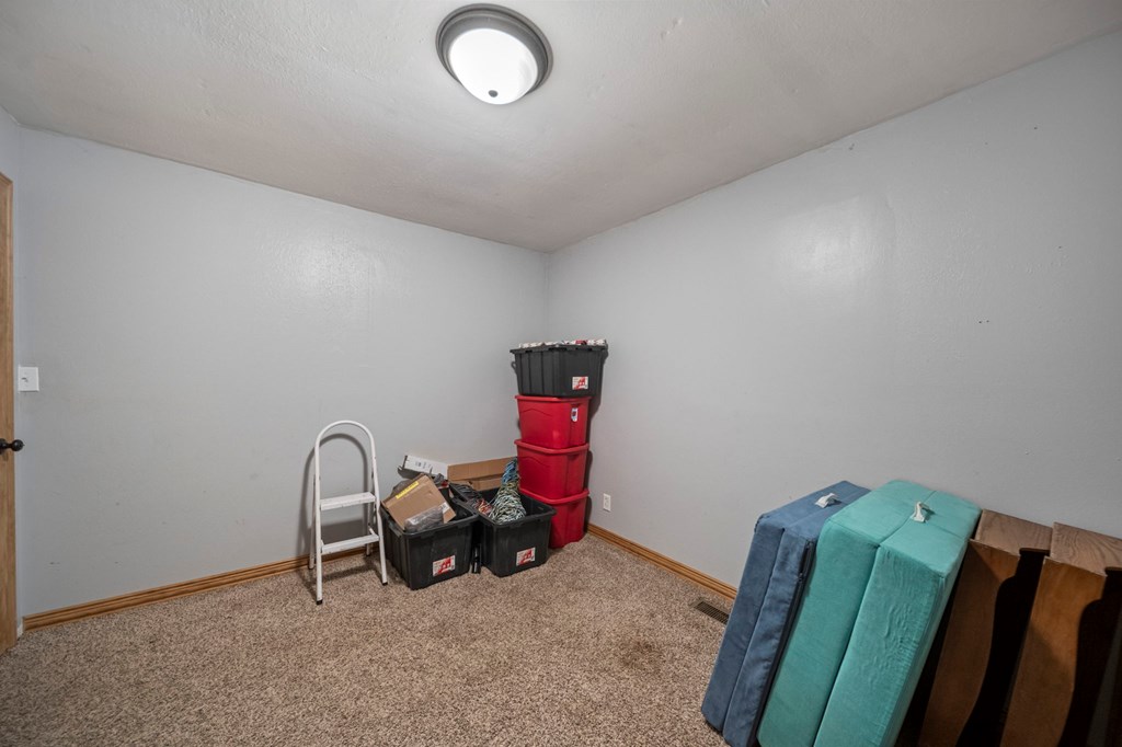 2840 Henley Comstock Property Photo 66